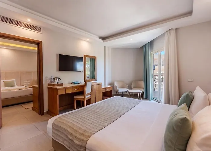 Sunrise Aqua Joy 4*